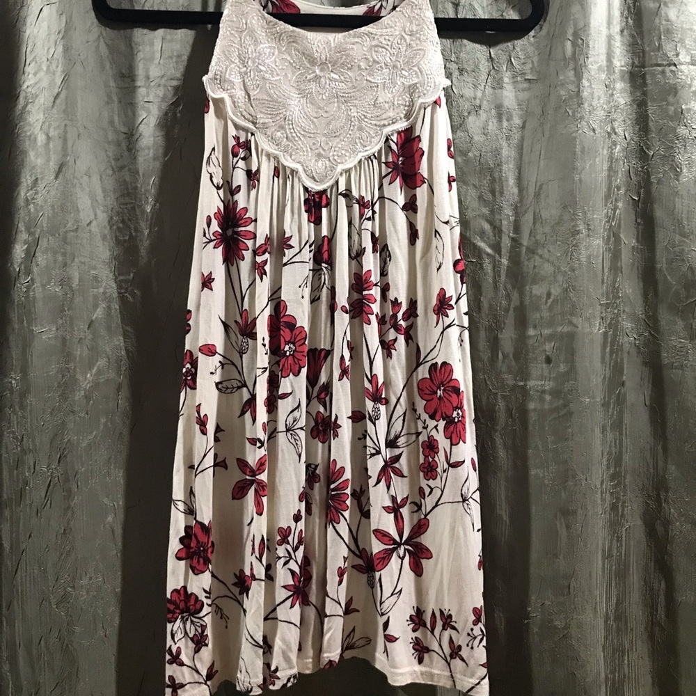 NWOT One September CS Floral & Embroidered Boho Blouse